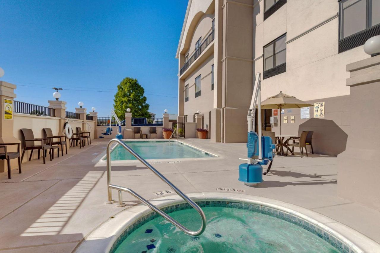 Comfort Suites La Porte Luaran gambar