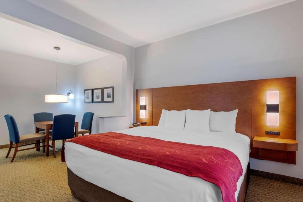 Comfort Suites La Porte Luaran gambar