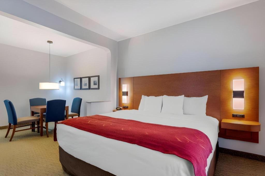 Comfort Suites La Porte Luaran gambar