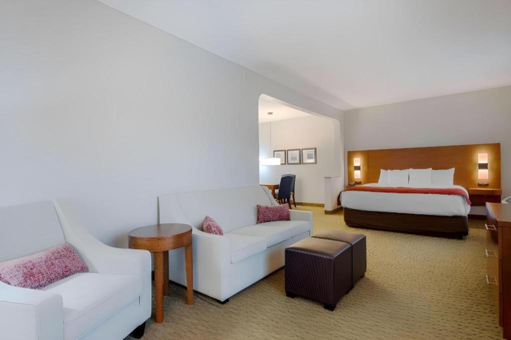 Comfort Suites La Porte Luaran gambar